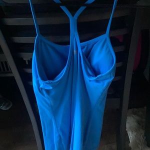 Good condition blue yoga lululemon tank. Size 6.